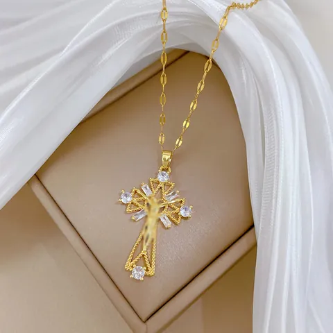 Jezus Kruisbeeld Hanger Ketting Titanium Staal Koper Micro Ingelegd Zirkoon Religieuze Sieraden Voor Mannen Vrouwen Verguld
