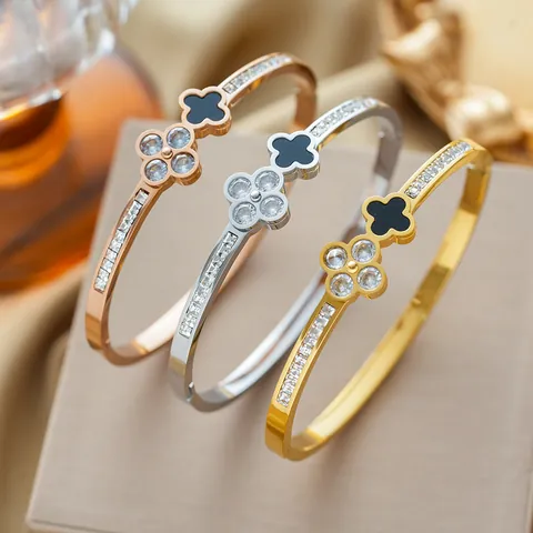 Titanium Staal Dubbel Klavertje Vier Armring Met Strass Inleg Kunstparelmoer Open Armband Voor Vrouwen Mode Luxe Sieraden