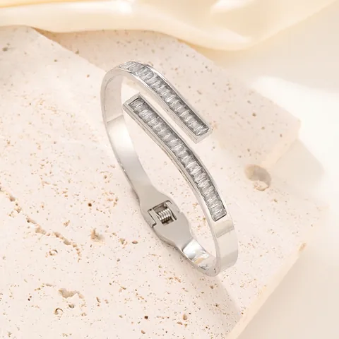 Lussuoso Braccialetto Rigido in Acciaio Inossidabile Con Fila di Zirconia Per Donna Oro Argento Placcato Geometrico Bracciale a Cerniera Elegante Gioielli Feste
