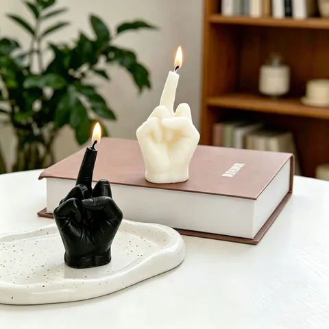 Middle Finger Gesture Scented Candle Creative Novelty Hand Shape Soy Wax Home Decor Prank Gift Fun Scented Candle