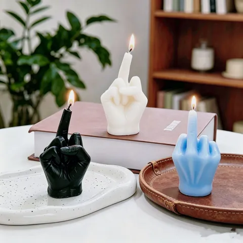 Middle Finger Gesture Scented Candle Creative Novelty Hand Shape Soy Wax Home Decor Prank Gift Fun Scented Candle