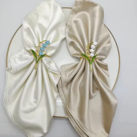 Lelietje-Van-Dalen Servetringen Legering Emaille Bloemen Servetgespen Gouden Basis Tafeldecoratie Voor Bruiloft Feest Eettafel