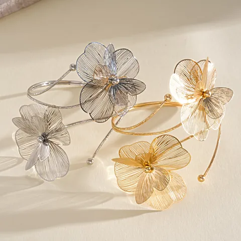 European American Style Hollow Flower Opening Arm Cuff For Women Gold Silver Metal Filigree Adjustable Bracelet Jewelry