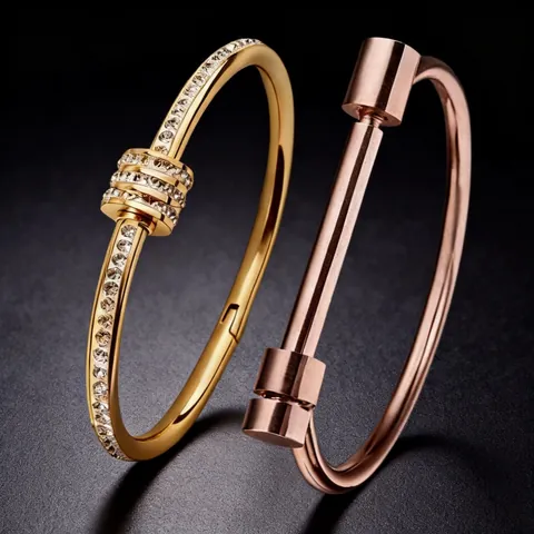 Moda Bracciale in Acciaio al Titanio con Strass a Forma di Ferro di Cavallo Anelli in Acciaio Inossidabile per Donna