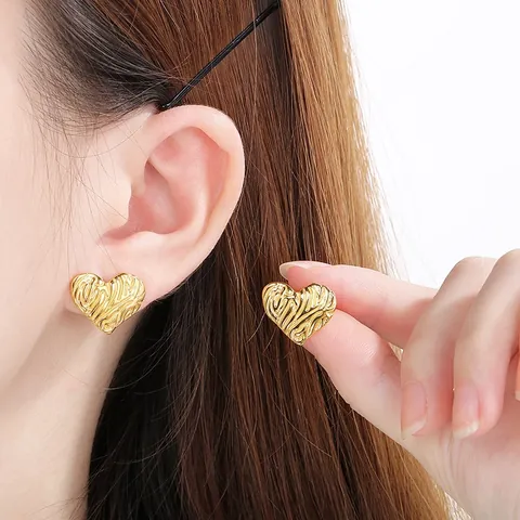 Boucles d'Oreilles Clous en Acier Inoxydable Texturé Plaqué Or 18K Luxe Vintage pour Femmes Rétro Cœur Goutte d'Eau Géométrique Bijoux de Mode Haut de Gamme