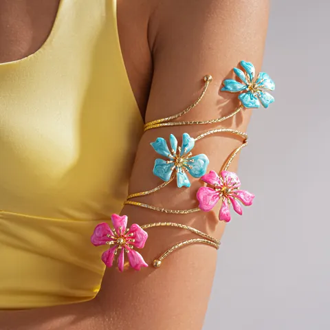 Western Style Enamel Flower Spiral Armband Bracelet For Women Fashion Metal Drip Oil Floral Open Bangle Summer Jewelry Gift