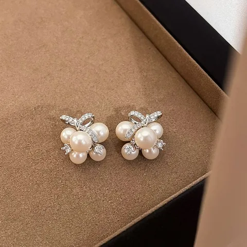 Leichter Luxus Künstliche Perlen Ohrstecker Kollektion Für Damen Legierung Strass Schleife Blume Schmetterling Mode Schmuck Zubehör