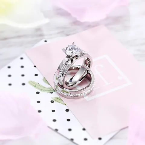 Anello Solitario E Fascia Pavé Acciaio Inossidabile Zircone Incrostato Placcato Oro Fidanzamento Matrimonio Gioielli Di Moda Per Coppie