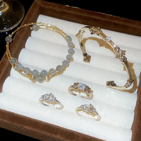 Bracelet Double Couche en Perles de Pierre de Lune Plaqué Or 18K pour Femmes Ensemble de Bijoux Bague Ouverte Géométrique en Cuivre Strass Luxe Léger