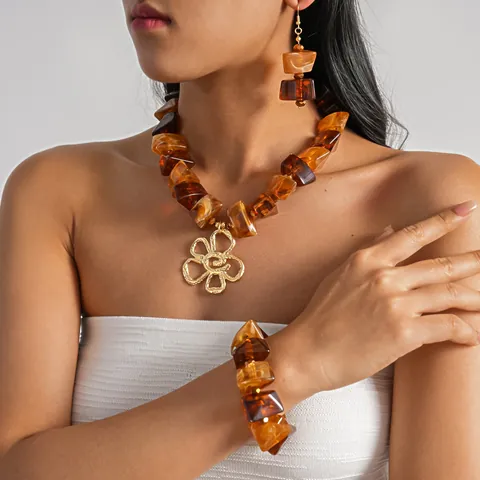 Vintage Geometrisch Facettierte Acryl Blume Halskette Bernstein Vergoldet Hohl Floral Anhänger Schlüsselbeinkette Schmuck Für Damen
