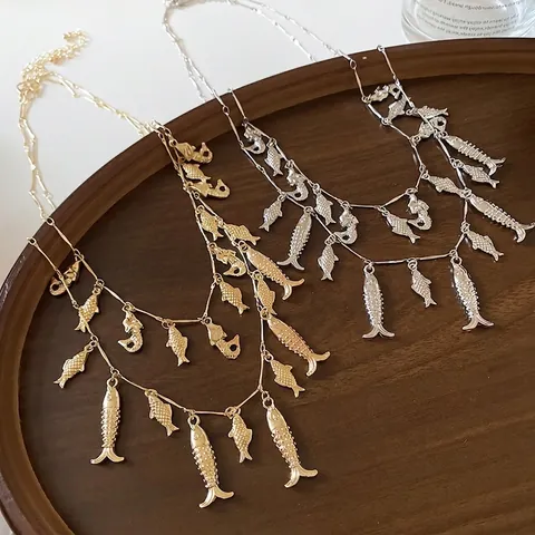 Retro Metal Fish Pendant Double Layer Necklace For Women Alloy Electroplated Clavicle Chain Jewelry Fashion Accessory
