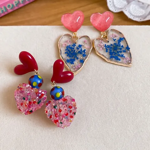 Sweet Cool Heart Resin Stud Earrings with 925 Sterling Silver Earring Post Dried Flower Inlaid Drop Earrings For Women