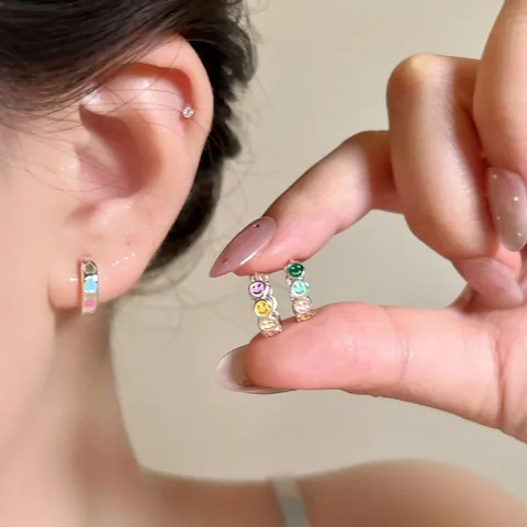 Zoete Veelkleurige Emaille Hart Smiley Gezicht Oorbellen Zomer Niche Ontwerp Zilver Kleur Koperen Oorbellen Voor Vrouwen Sieraden