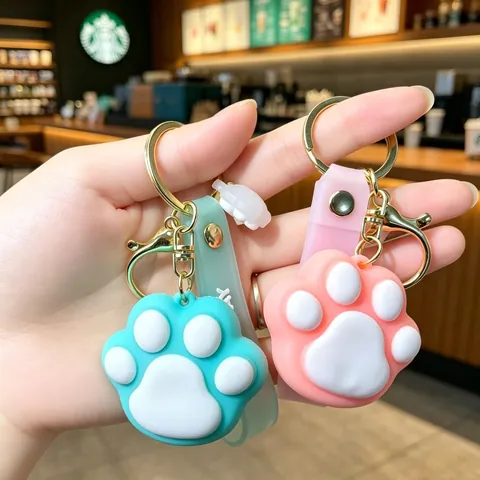 Porte-clés Patte de Chat Dessin Animé Avec Lanière Lucky Day Pendentif de Sac en PVC Métal pour Femmes Filles