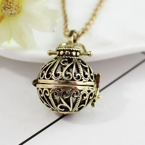 Collana con Pendente Medaglione Cavo in Bronzo Antico Vintage per Donna Diffusore di Oli Essenziali in Rame Filigrana Gioielli
