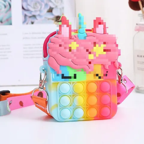 Monedero de Silicona Pop It Unicornio Bolso Bandolera Alivio del Estrés Juguete Fidget para Niñas Niños Bolso de Mensajero de Dibujos Animados Correa Ajustable