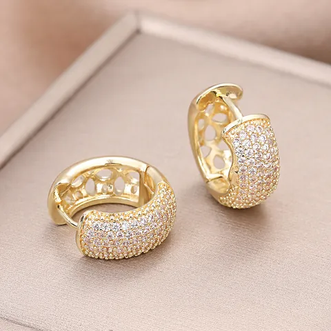 Fashion Copper Micro Pave Zirconia Starry Sky Hollow Hoop Earrings For Women Personalized Geometric Huggie Earrings Jewelry