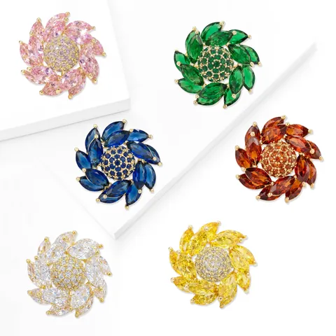 Rotierende Blume Strass Brosche Kupfer Gold Vergoldet Elegante Koreanische Schmuck Für Damen Bankett Tägliche Kleidung Accessoires