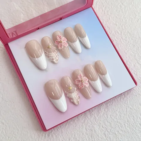 Uñas Postizas Almendradas Estilo Francés Flor 3D Perla Artificial Concha Rosa Nude Degradado Manicura Elegante