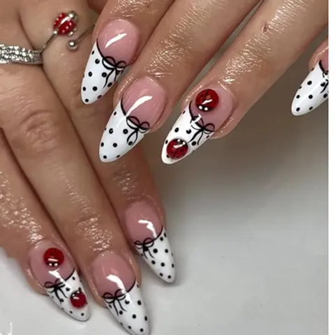 Ongles À Presser Amande Pointe Française Pois Nœud Coccinelle Design Style Mignon Faux Ongles Pour Femmes