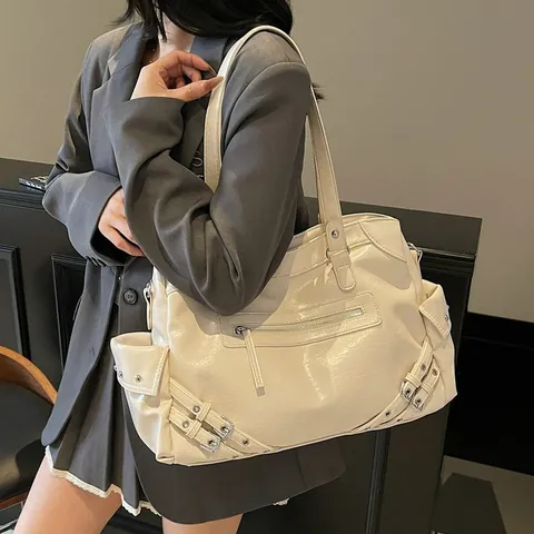Women Large Capacity PU Leather Tote Bag Vintage Motorcycle Style Rivet Buckle Commuter Shoulder Handbag Daily Use Retro Work Bag
