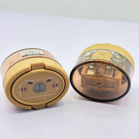 Schattige Capibara Dubbele Gaten Handmatige Puntenslijper Met Flip Cover En Afvalbak Kunststof Cartoon Water Varken Potloodsnijder Voor Studenten Schoolbenodigdheden