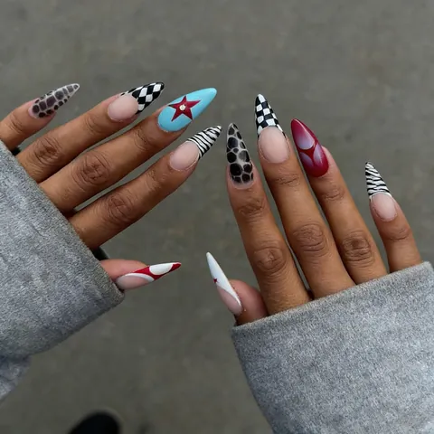 Uñas Postizas Almendradas Resina Plástico Diamantes Patrón Mixto Estrella Cebra Tablero Puntos Dulce Cool Moda Para Mujeres