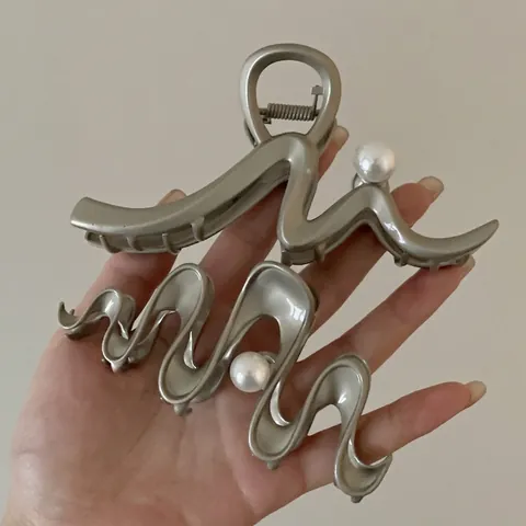 Pinza per Capelli in Metallo Argento Opaco Grande Forma a Onda Con Perla Artificiale Eleganti Accessori per Capelli Donna