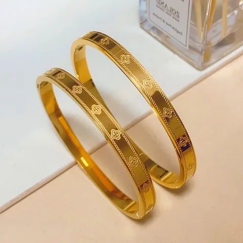 Luxe Titanium Staal Klavertje Vier Armring Voor Vrouwen Goud Verguld Bloemenpatroon Vintage Kralenrand Armring Sieraden Cadeau