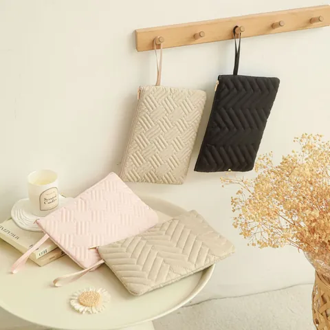 Bolsa de Maquillaje Acolchada Minimalista Moderna Patrón de Ondas Bolso Portátil Estuche de Viaje Con Cremallera Correa de Muñeca Para Mujer