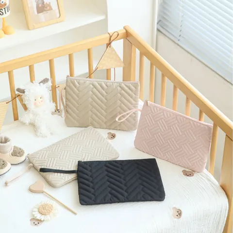 Bolsa de Maquillaje Acolchada Minimalista Moderna Patrón de Ondas Bolso Portátil Estuche de Viaje Con Cremallera Correa de Muñeca Para Mujer