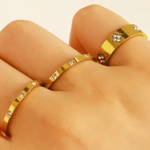 Stackable Stainless Steel Rhinestone Ring Set Elegant Gold Silver Plated Clover Geometric Fashion Finger Rings For Women