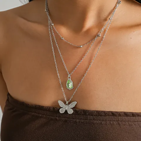 Collier à Triple Couche en Acier Inoxydable Style Européen Américain pour Femme Douce Papillon Pendentif Goutte d'Eau Verte Strass Chaîne de Clavicule