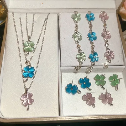 Sweet Cat's Eye Stone Flower Necklace Bracelet Earrings Set Alloy Rhinestone Four-Leaf Clover Jewelry For Women Girls Gift