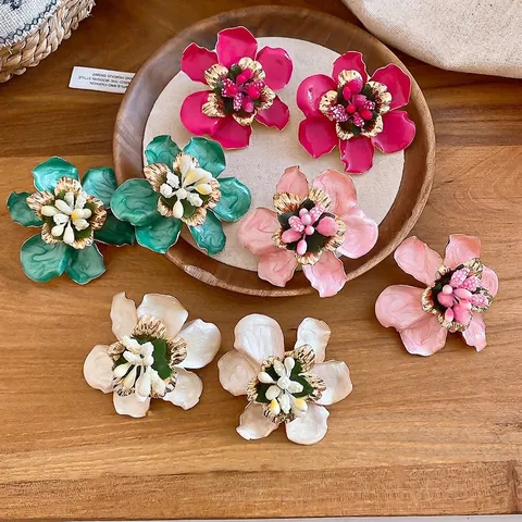 Vintage Enamel Flower Stud Earrings With Silver Earring Post Iron Metal Magenta Pink White Green Large Floral Earrings For Women Fashion Jewelry