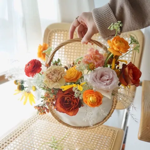 Handmade Half Moon Woven Willow Flower Basket With Fabric Lining Rustic Woven Basket For Wedding Home Decoration Storage Gift Basket
