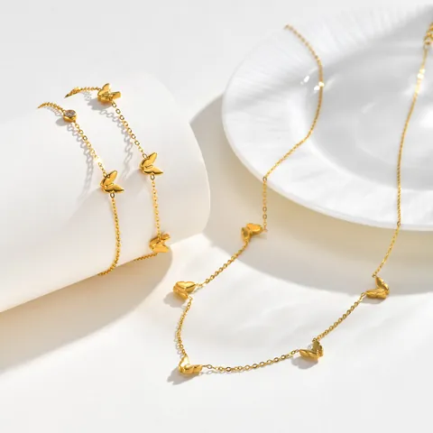 Elegante Collana a Farfalla in Acciaio Inossidabile Placcato Oro Choker con Strass per Donna Accessorio di Gioielli Stile Ins
