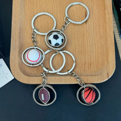 Porte-clés Thème Sport Pendentif Rotatif Basket-ball Football Baseball Alliage de Zinc Anneau en Métal Cadeau Fans