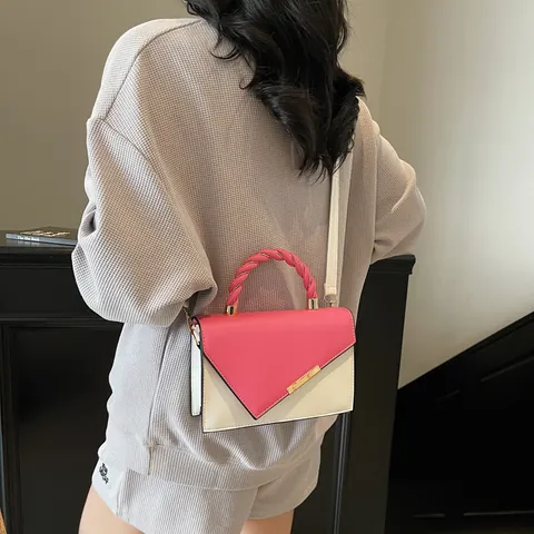 Μοντέρνα Τετράγωνη Τσάντα από Δέρμα PU Color-blocked Με Πλεκτή Λαβή Μεταλλική Διακόσμηση Τσάντα Χιαστί Γυναικεία Τσάντα