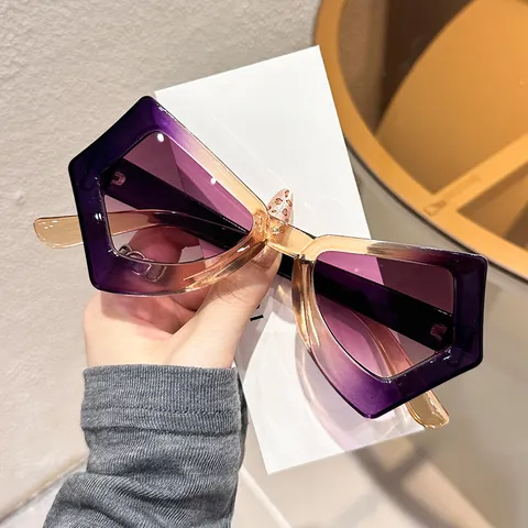 Occhiali da Sole Oversize Geometrici a Farfalla alla Moda per Donna Y2K Lenti Sfumate di Lusso Protezione UV Montatura in Policarbonato