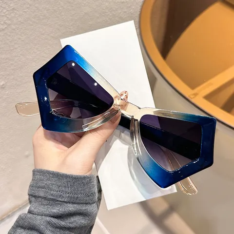 Occhiali da Sole Oversize Geometrici a Farfalla alla Moda per Donna Y2K Lenti Sfumate di Lusso Protezione UV Montatura in Policarbonato