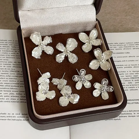 French Vintage Shell Flower Stud Earrings With Silver Earring Post Elegant Rhinestone Pearl Hoop Ear Jewelry For Women