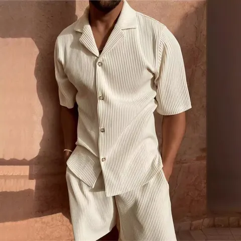 Completo 2 Pezzi Casual da Uomo Plissettato Camicia a Maniche Corte e Pantaloncini Completo Estivo Tinta Unita Plissé