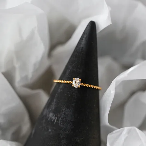Ovalen Zirconia Gedraaide Touw Ring Voor Vrouwen Titanium Staal 18K Verguld Dunne Band Minimalistische Sieraden