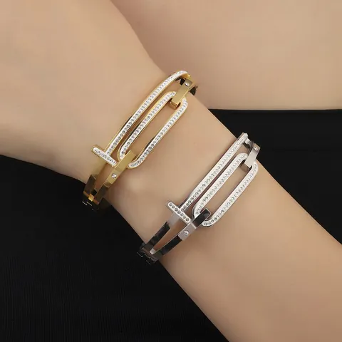 Brazalete de Acero de Titanio Estilo Europeo Americano Forma de T Círculos Entrelazados Incrustado de Diamantes de Imitación para Mujer