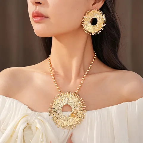 Parure de Bijoux Luxueuse en Alliage Rond Ajouré avec Zirconia et Rayons de Soleil avec Tige en Argent Or Argent Abeille Collier Boucles d'Oreilles
