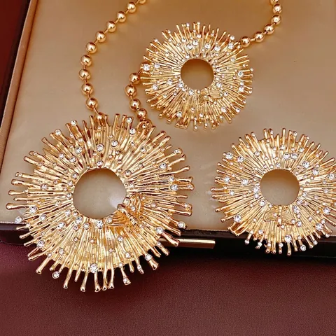Parure de Bijoux Luxueuse en Alliage Rond Ajouré avec Zirconia et Rayons de Soleil avec Tige en Argent Or Argent Abeille Collier Boucles d'Oreilles