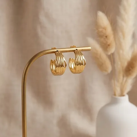 Orecchini a Bottone a Forma di C in Acciaio Inossidabile 304 Minimalista Francese Placcati in Oro 14K con Texture per Donna