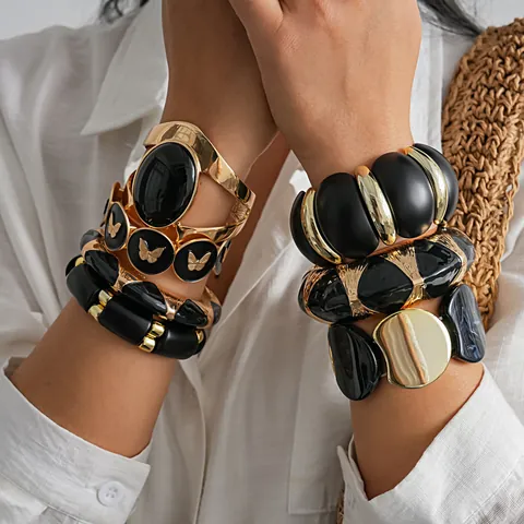 Bracelet Vintage en Acrylique Patchwork Géométrique Femmes Style Sombre Exagéré Alliage Or Résine Noire Bijoux de Main