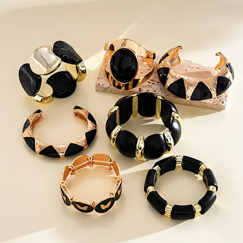 Bracelet Vintage en Acrylique Patchwork Géométrique Femmes Style Sombre Exagéré Alliage Or Résine Noire Bijoux de Main